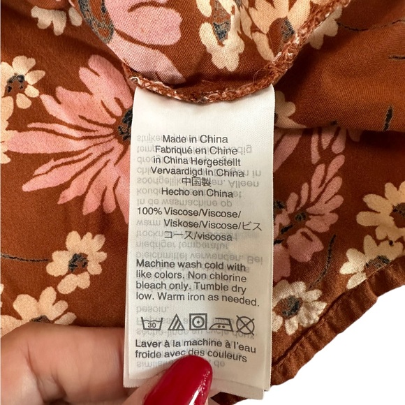 Madewell Novel Tie Front in Hillside Daisies Size Medium - Picture 12 of 17